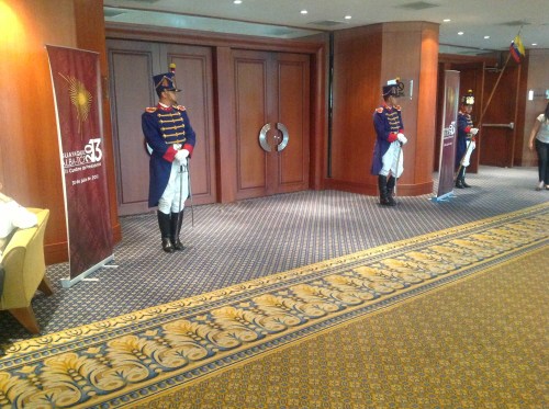 President Correa had zijn eigen paleiswachten meegenomen naar Guayaquil 