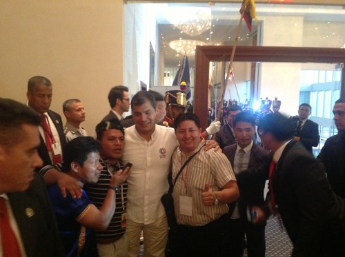Rafael Correa met vertegenwoordigers van de Community Media