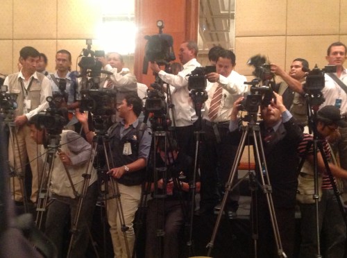 En dus hadden alle fotografen en cameramannen zich voor niks opgesteld 